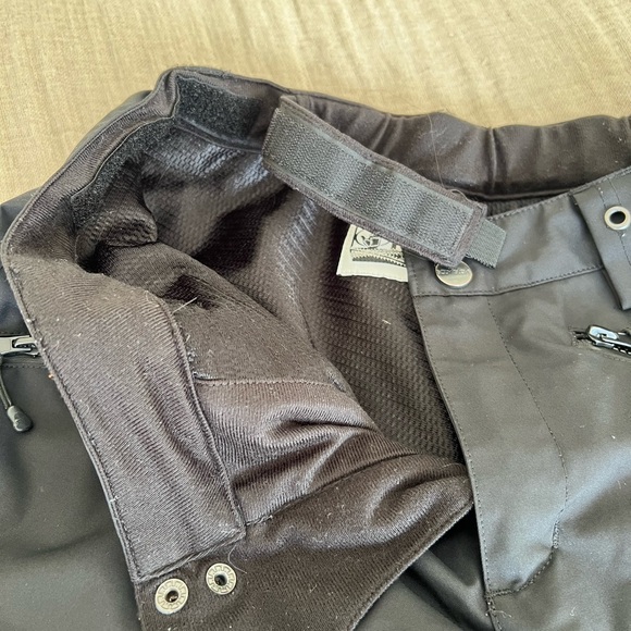 Large Bodyglove Snow Pants - with insulation - Picture 6 of 7